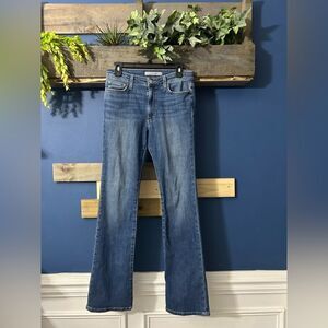 KanCan Jeans 2button fly 29
Slightly distressed